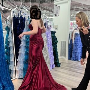 Elegant Burgundy Strapless Gown